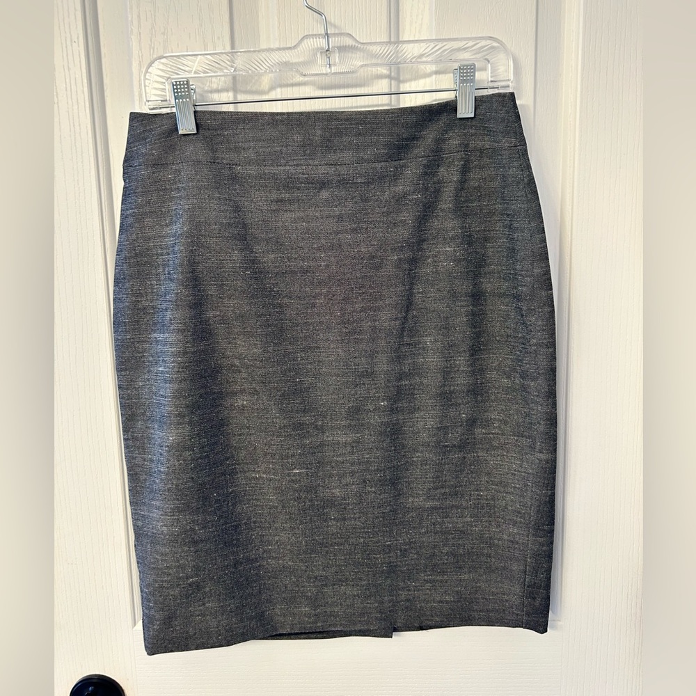 Ann Taylor size 6 grey skirt